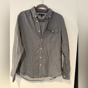 Banana Republic men’s Grey Button-down Long-sleeve shirt
